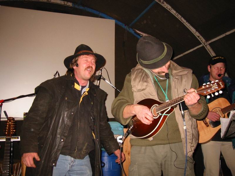 800x600 pixels (70K)