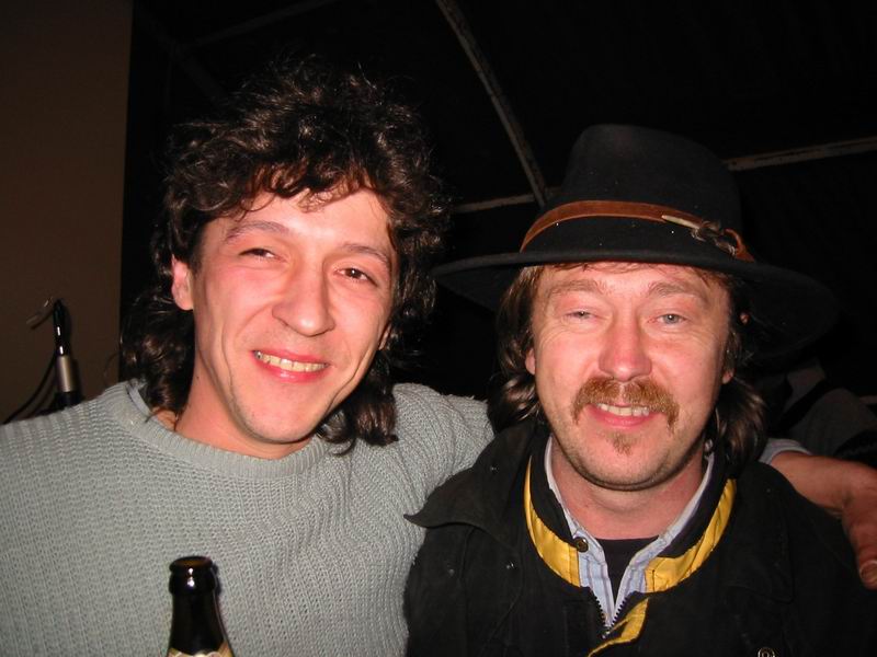 800x600 pixels (63K)