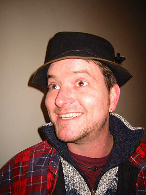 600x800 pixels (78K)