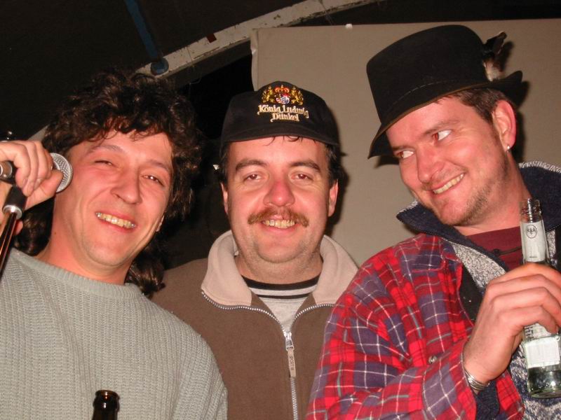 800x600 pixels (76K)