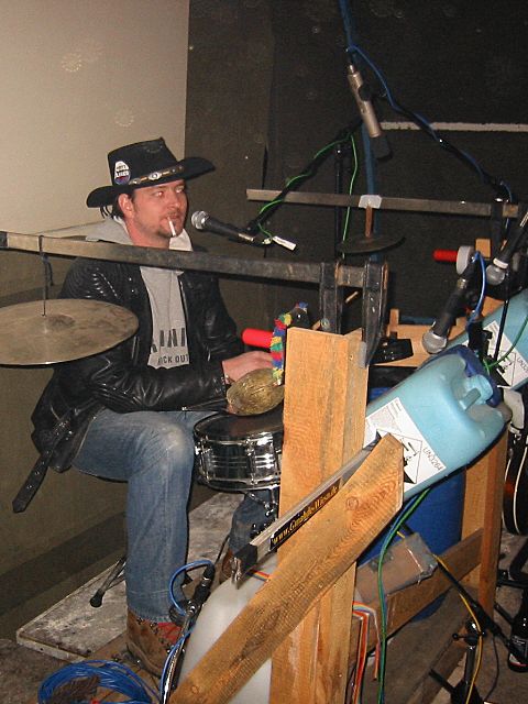 480x640 pixels (243K)