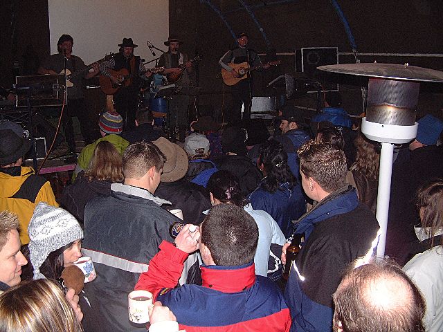 640x480 pixels (350K)