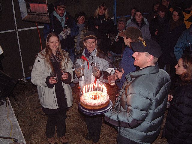 640x480 pixels (340K)