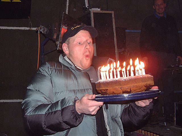 640x480 pixels (302K)